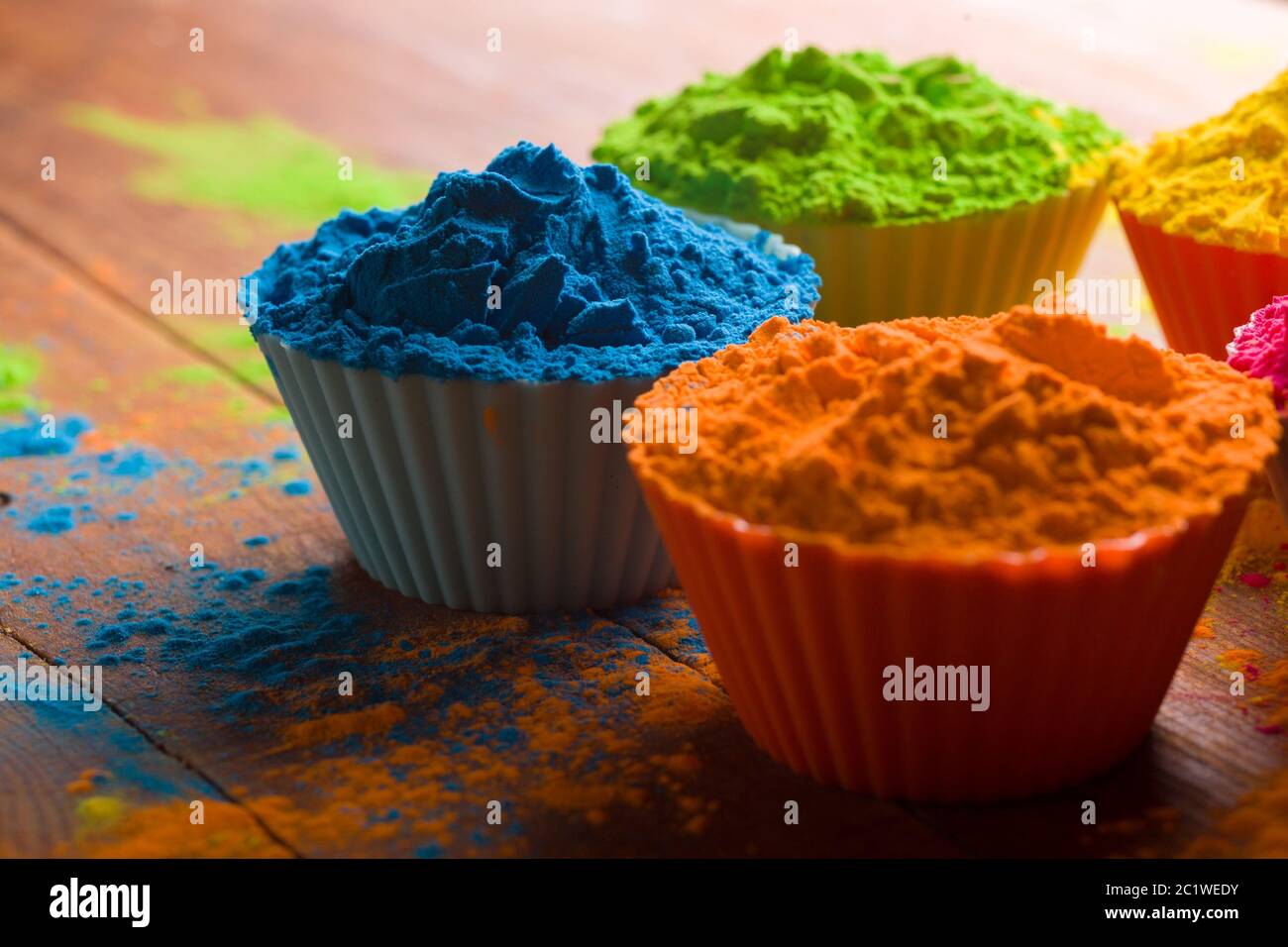 Holi Farbpulver Bio Gulal Farben In Schale F r Holi Festival Hindu Holi Farbpulver Bio Gulal Farben In Schale F r Holi Festival Hindu