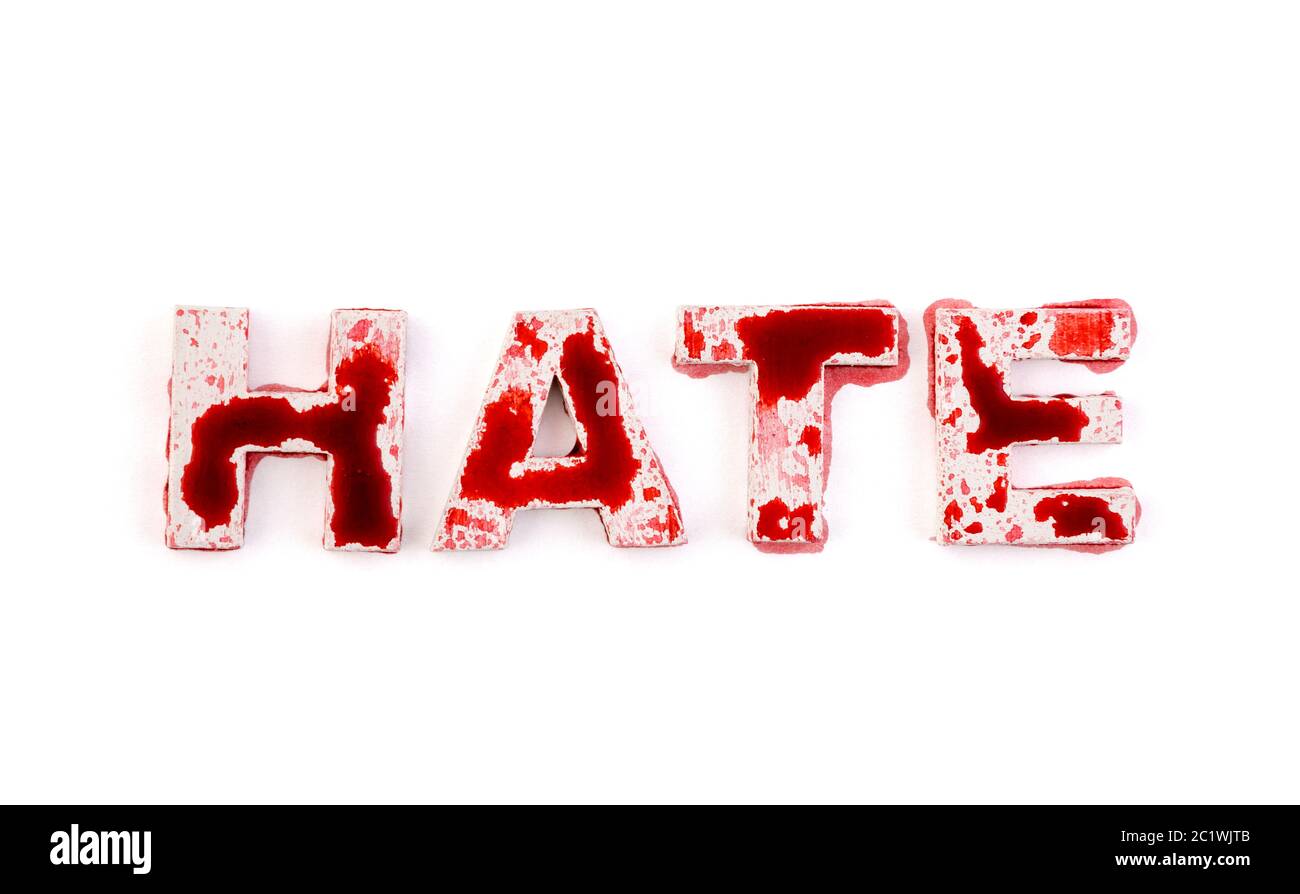 Wort hassen mit Blut auf weißem Hintergrund Stockfoto