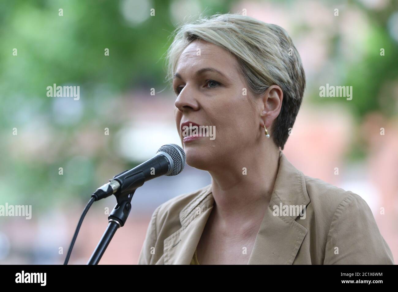 Im Bild: Die stellvertretende Oppositionsführerin Tanya Plibersek spricht im Belmore Park. Stockfoto