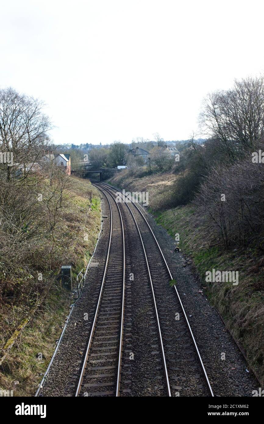 Ruhige Bahnstrecke während der Covid-19-Sperre. Stockfoto