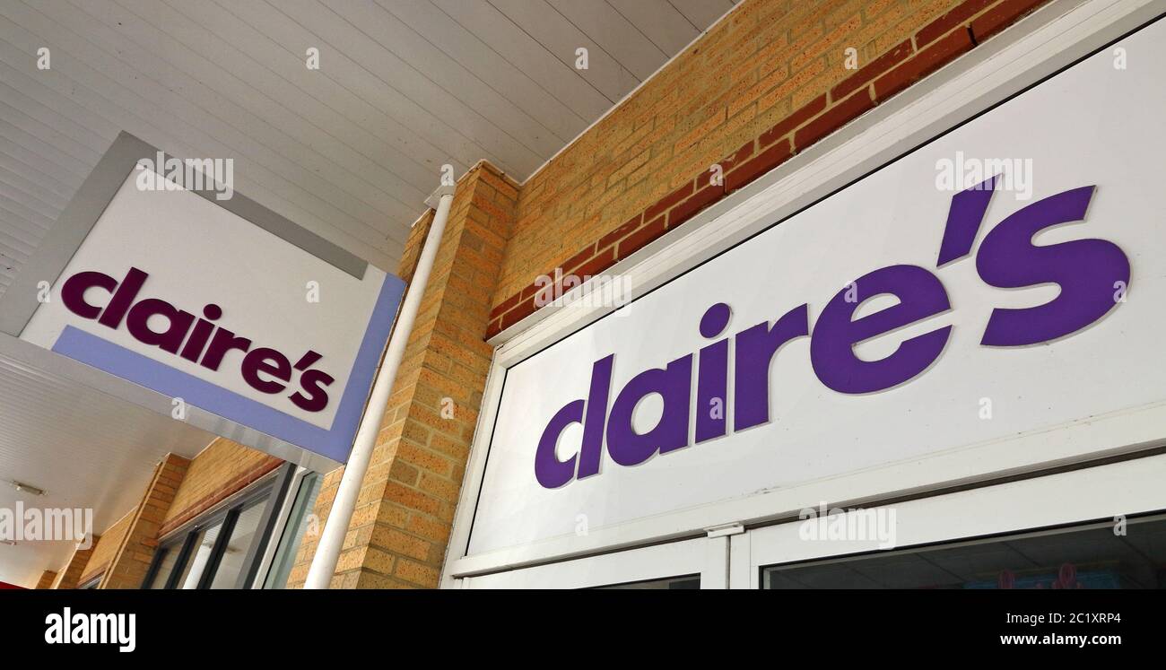 Claires Logo in einer ihrer Filialen. Stockfoto