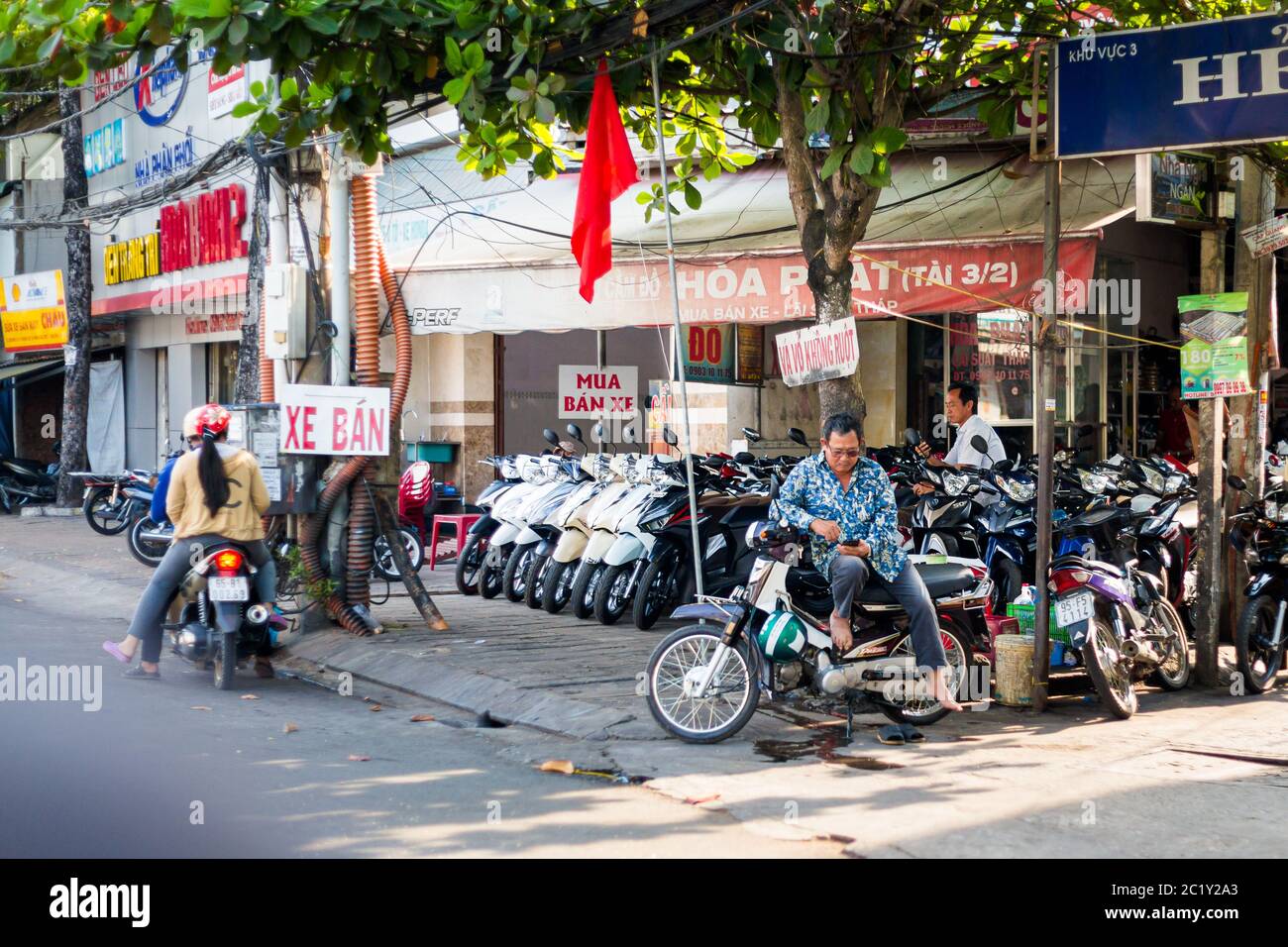 Can Tho, Vietnam - Februar 2020 : farbenfroher Morgenmarkt. Lokaler Markt für frische Lebensmittel. Stockfoto