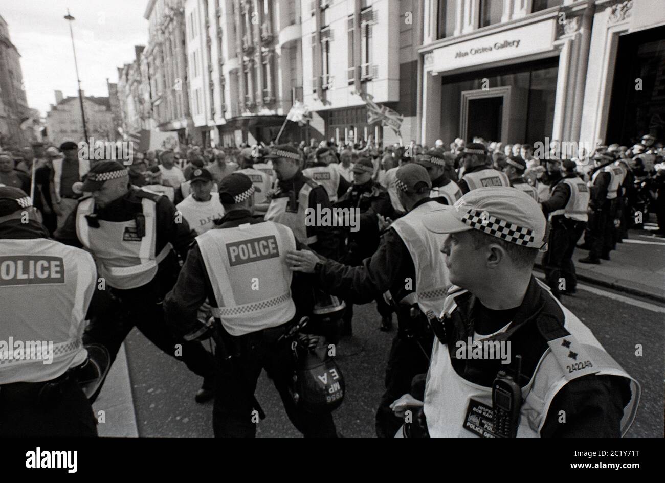 Polizei bei der Democratic Football Lads Alliance (DFLA) märz, London, Großbritannien. Oktober 2018 Stockfoto