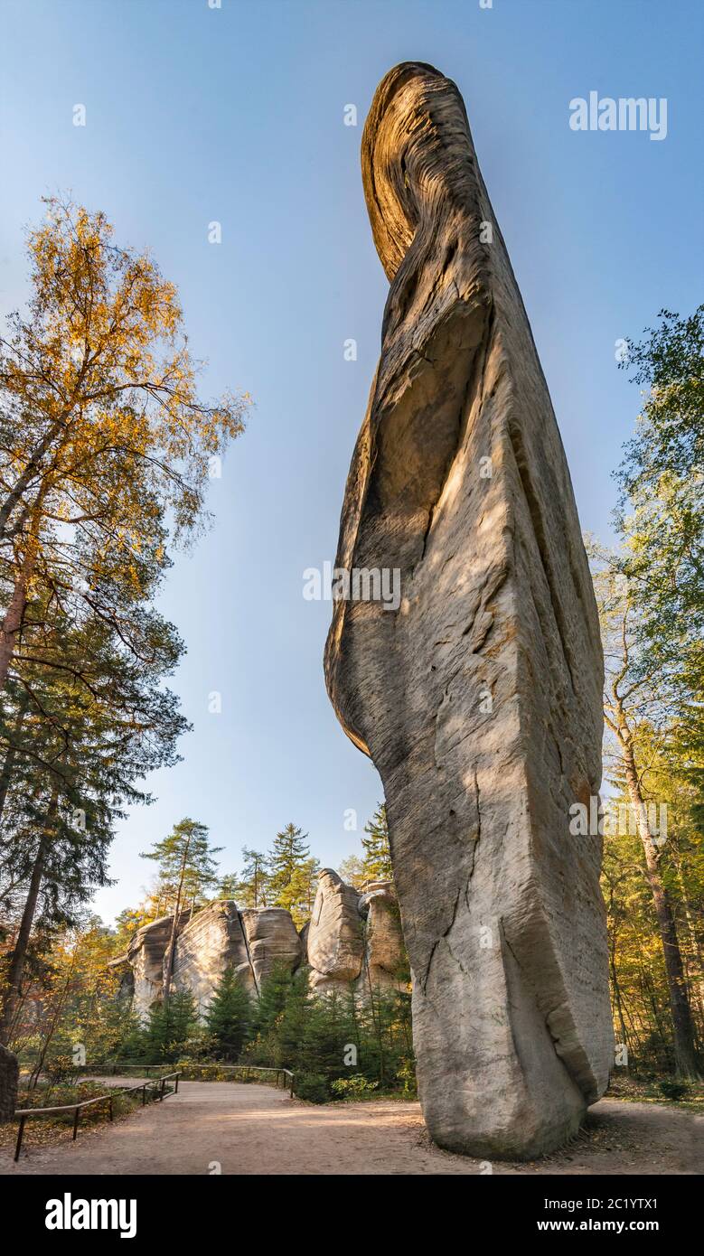 Zuckerkegel (Cukrova homole), Sandsteinturm auf den Felsen Adršpach, Nationales Naturschutzgebiet Adršpach-Teplice, Böhmen, Tschechische Republik Stockfoto