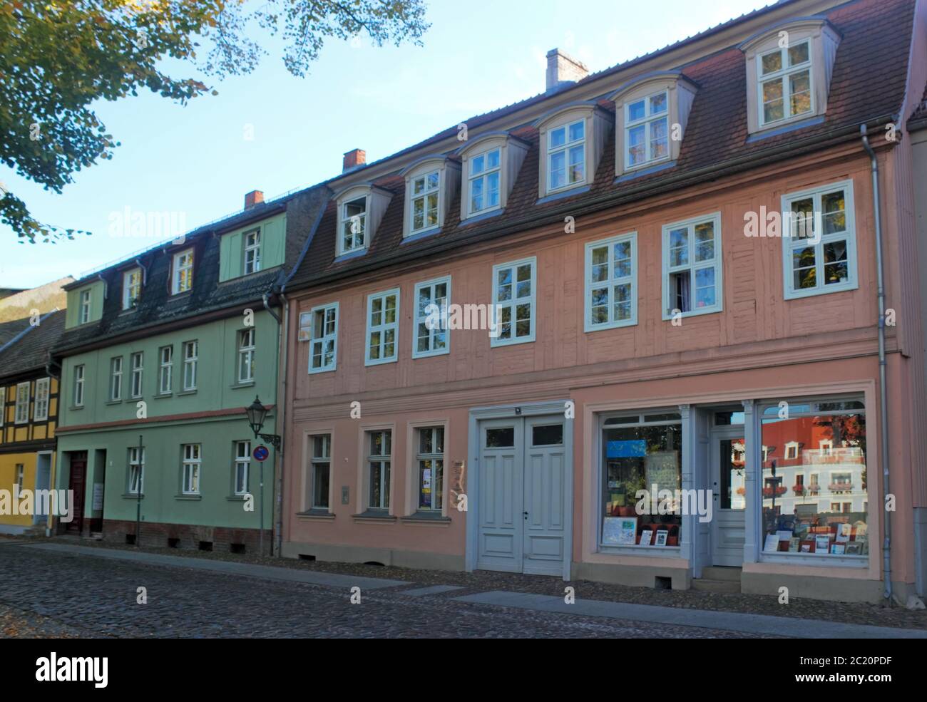 Kirchliches Weißes Haus Stockfoto