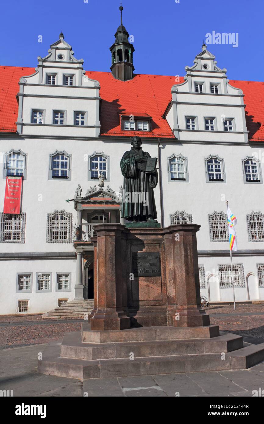 Luther vor dem Rathaus Wittenberg Stockfoto