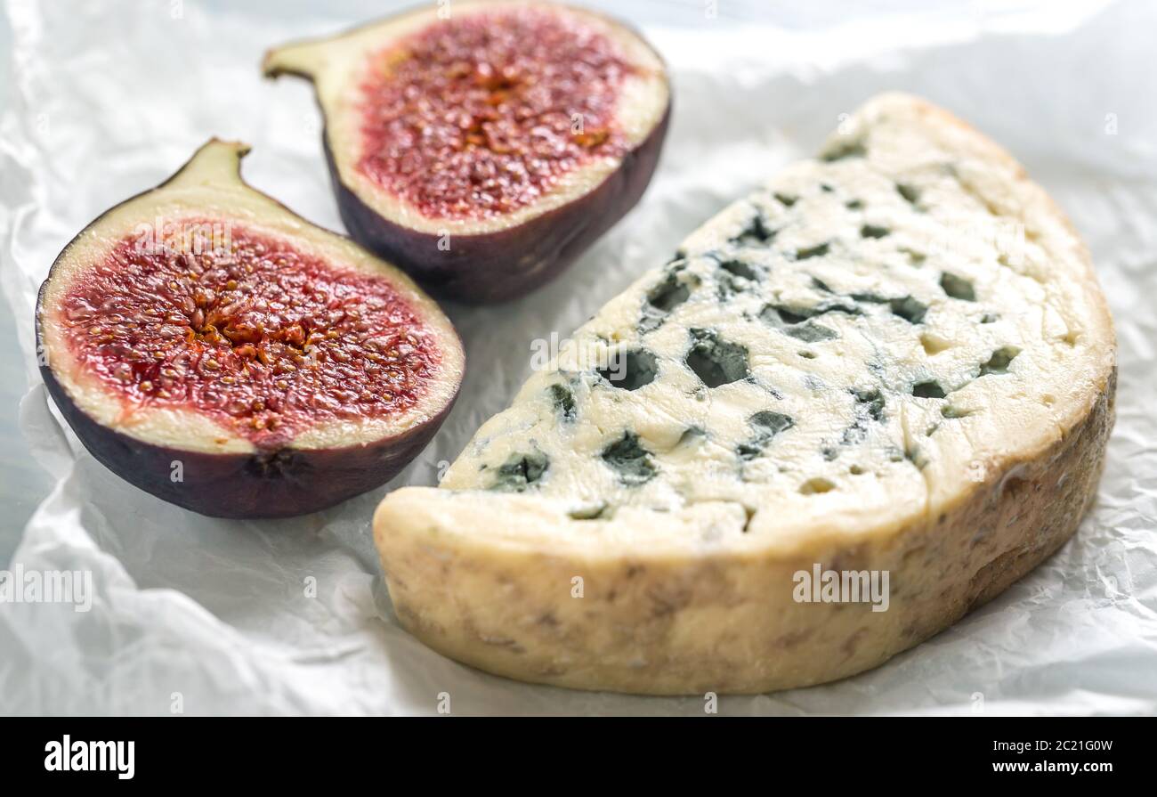 Blauer Käse mit Abb. Stockfoto
