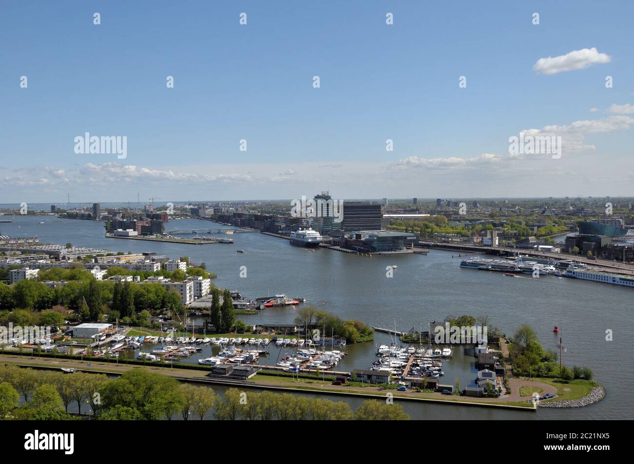 Het IJ in Amsterdam Stockfoto