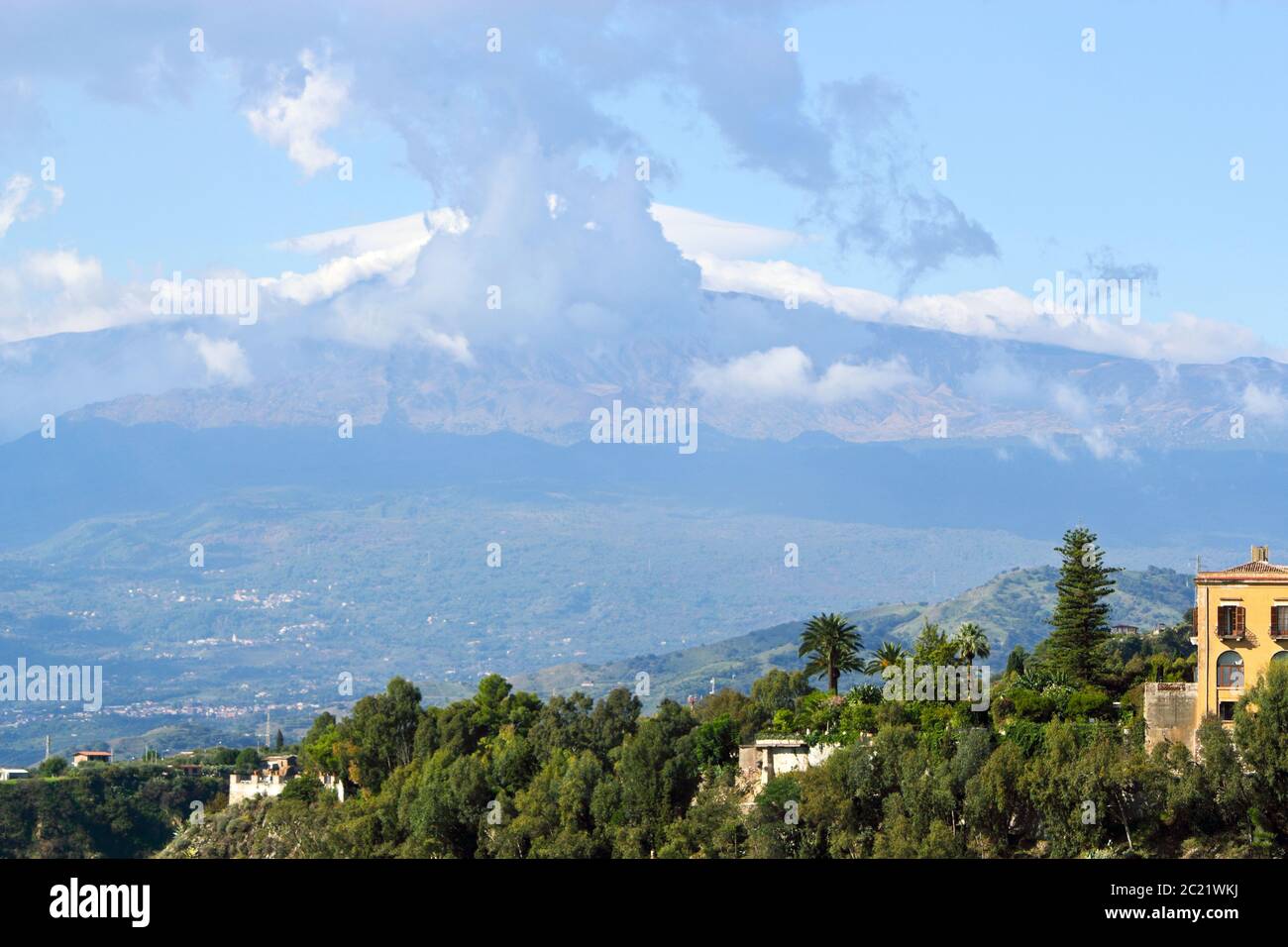Wolken über dem Ätna Stockfoto