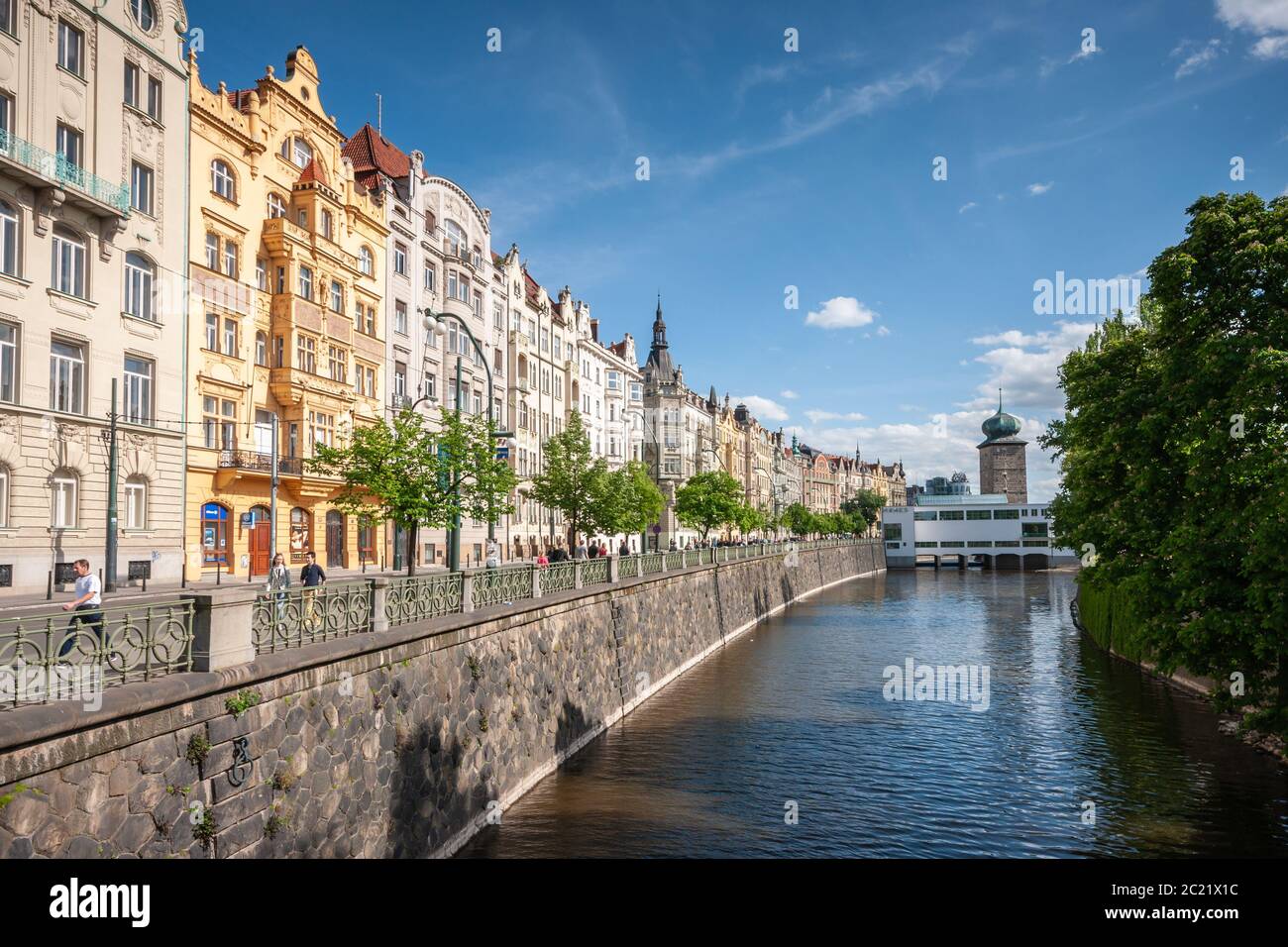 Masarykovo Nabrezi Straße in Prag Stockfoto