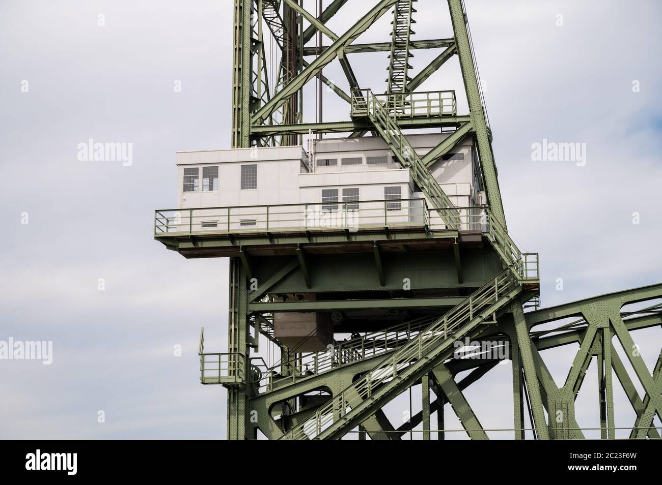 Koningshavenbrug oder De Hef ist eine (jetzt) stillgegangene Eisenbahnbrücke über die Nieuwe Maas in Rotterdam, Niederlande Stockfoto