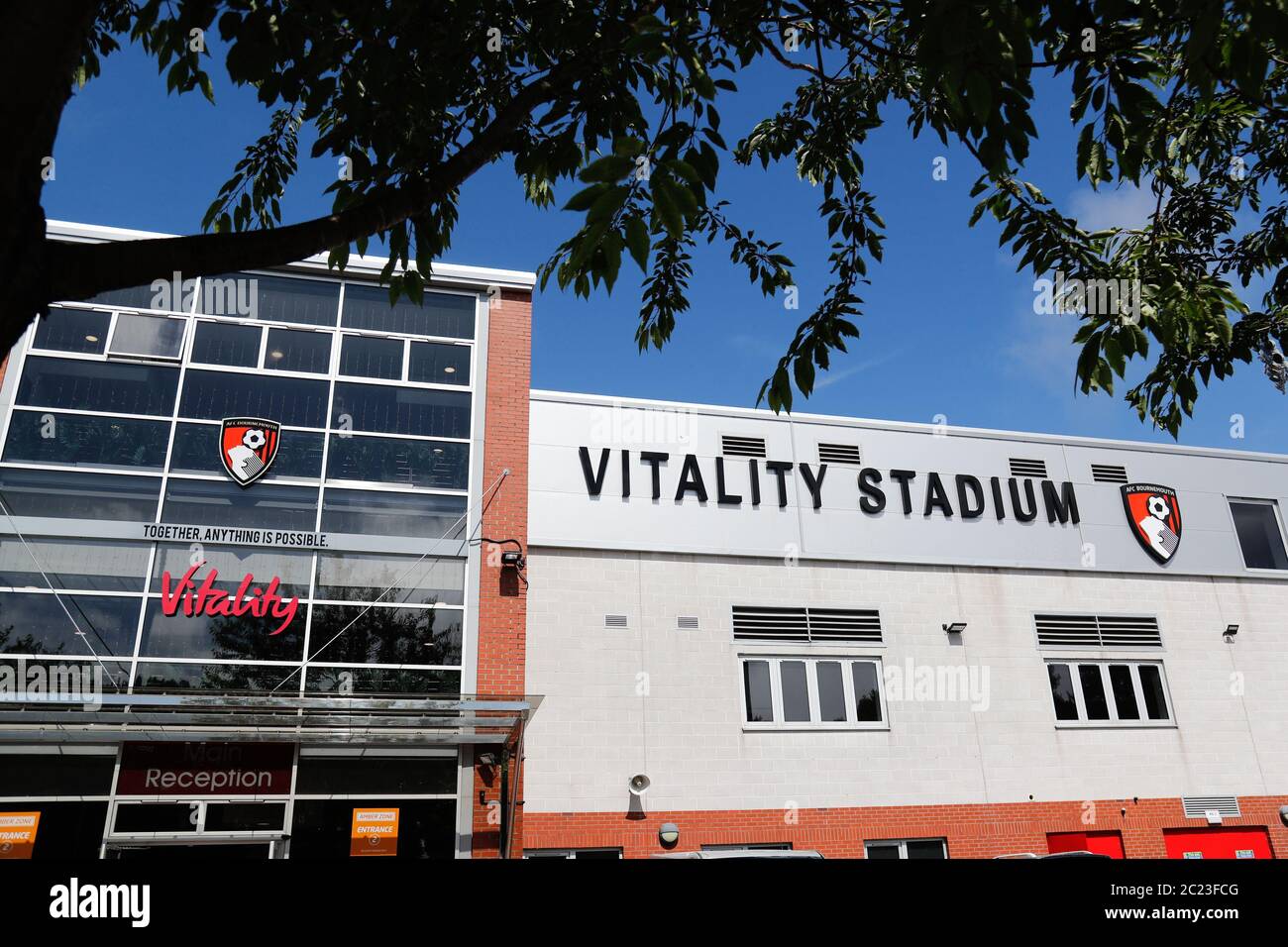 Bournemouth, Großbritannien. Juni 2020. Vitality Stadium in Bournemouth, Dorset, Heimstadion des Premier League Fußballteams AFC Bournemouth, das am 20. Juni die erste Live-Übertragung der neu gestarteten Premier League mit Crystal Palace ausrichten wird. Kredit: Richard Crease/Alamy Live Nachrichten Stockfoto