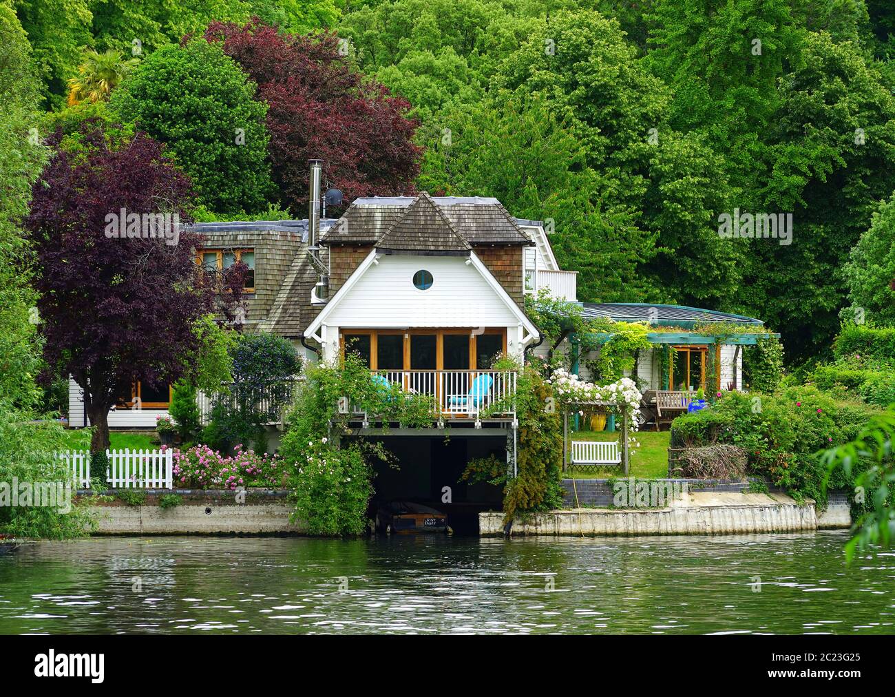 Attraktives Haus an der Themse bei Henley Stockfoto