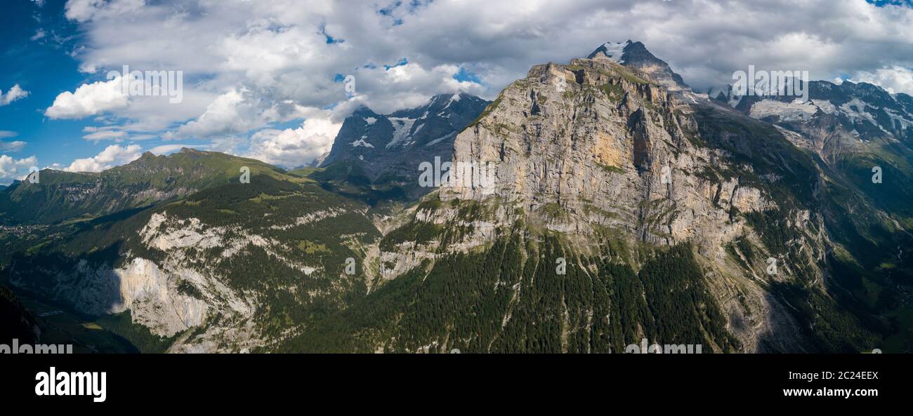 Panorama von Lauterbrunnen Tal in den Berner Alpen, Schweiz. Stockfoto