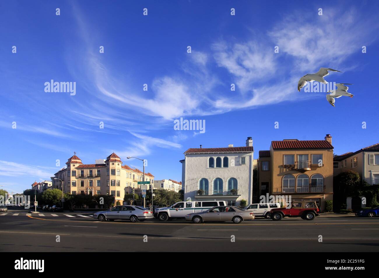 Überschreiten der Marina Street und Scott Street in San Francisco Stockfoto