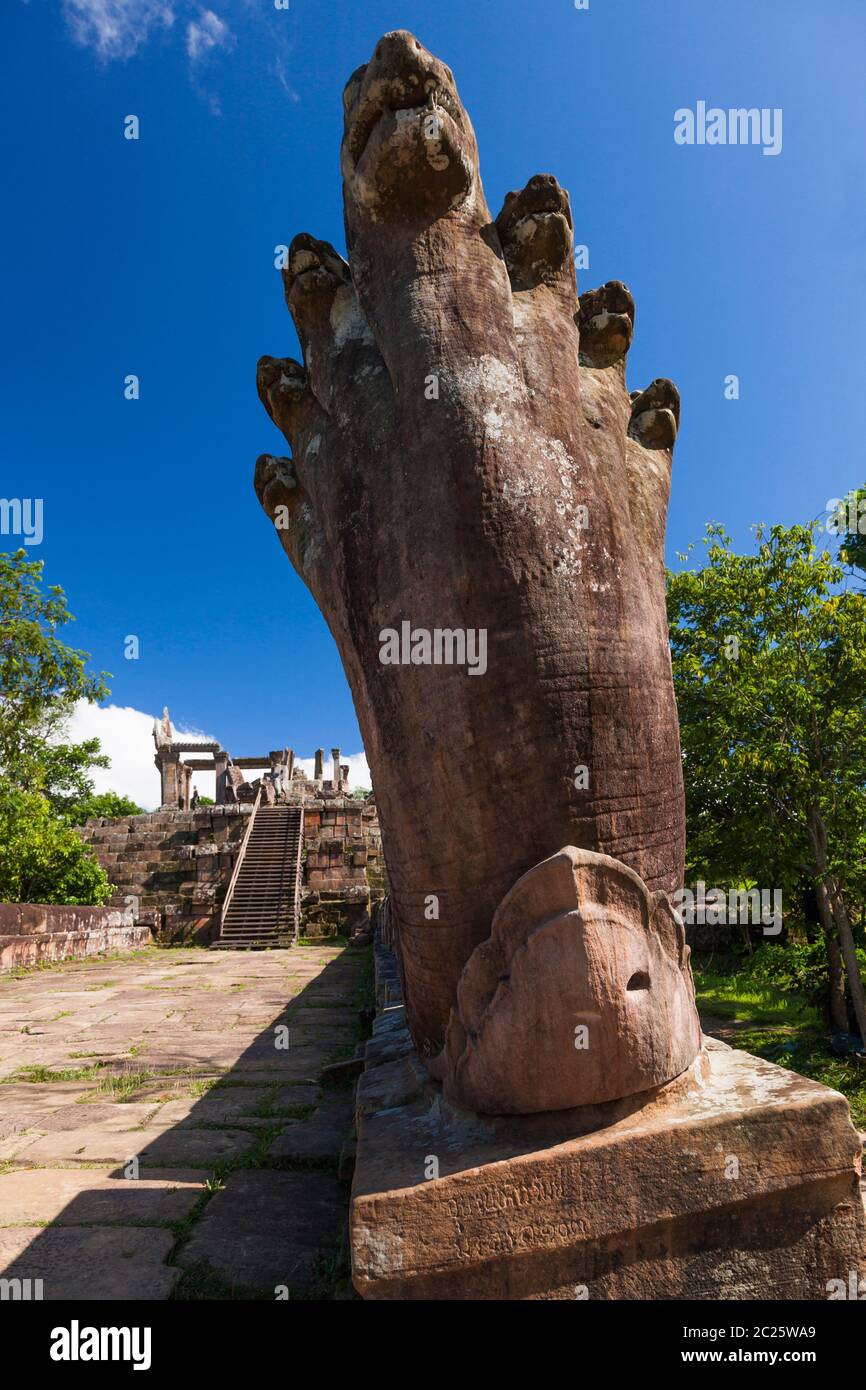 Preah Vihear Tempel, Brüstung von sieben Köpfen Kobra, in der Nähe von Gopura i (1. Tor), Hindu-Tempel des alten Khmer-Reiches, Kambodscha, Südostasien, Asien Stockfoto