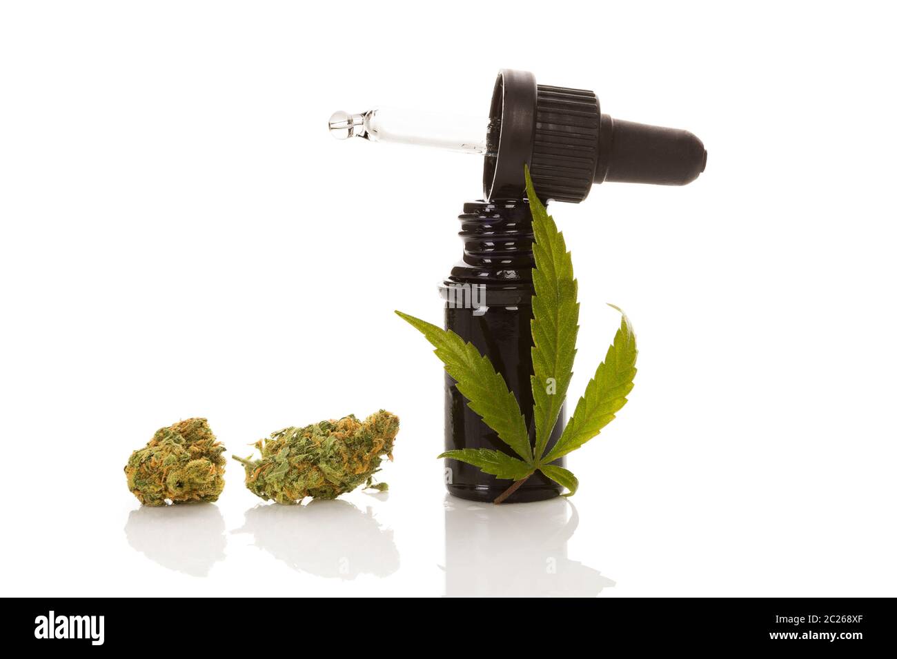 Medizinisches Marihuana, pflanzliches Heilmittel. Stockfoto