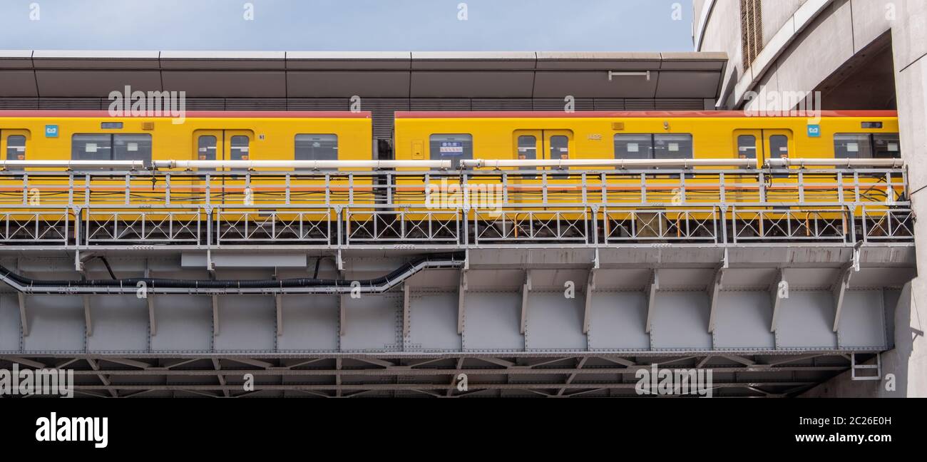 Tokyo Metro Ginza U-Bahn-Zug an Shibuya Station, Japan. Stockfoto