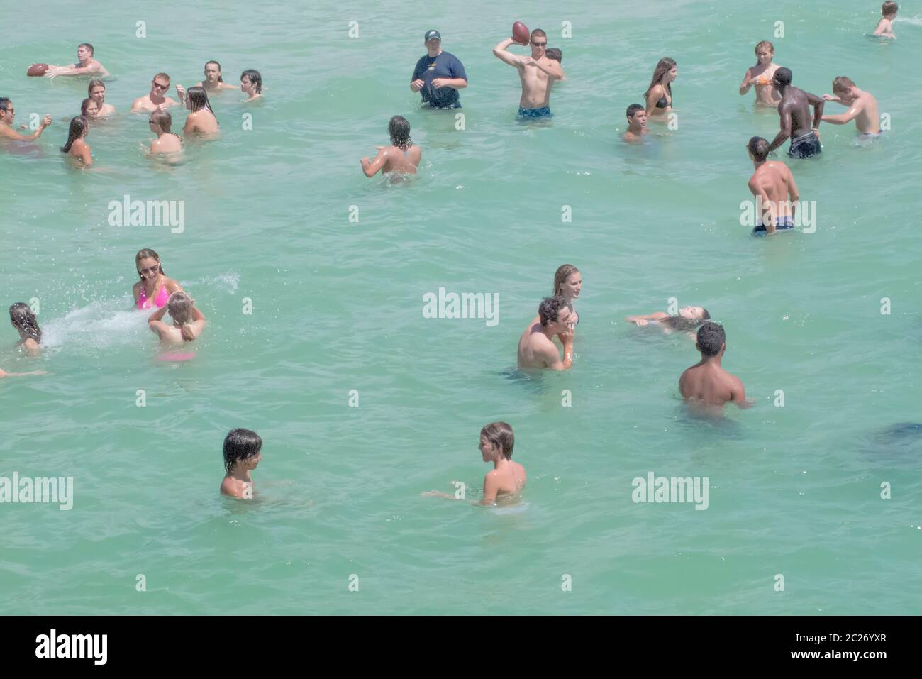 Menschen im Meer im Golf von Mexiko, Florida, USA Stockfoto
