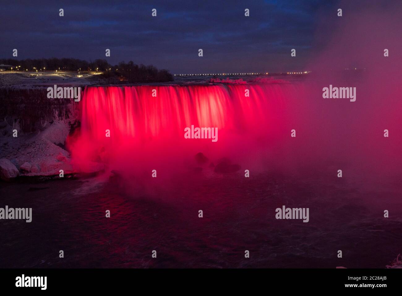 Nordamerika - Kanada, beleuchteter Wasserfall an den Niagarafällen Stockfoto