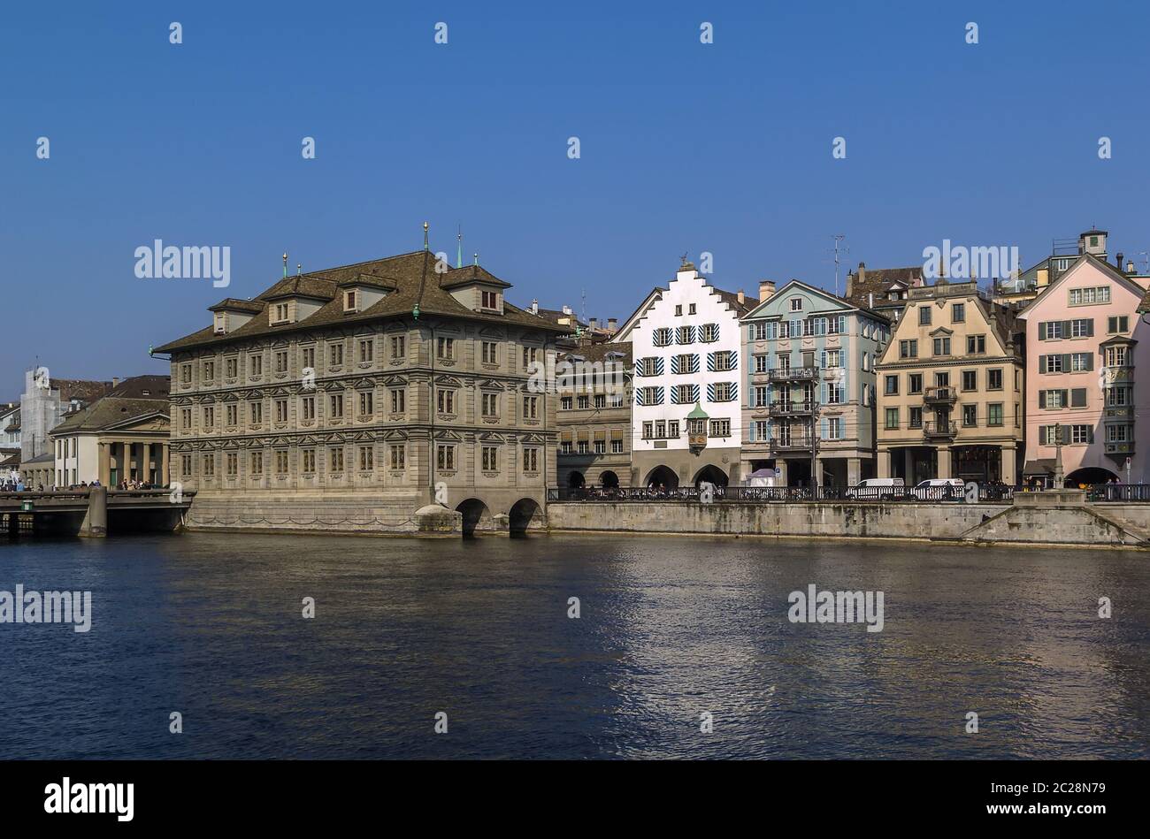 Böschung des Flusses Limmat, Zürich Stockfoto