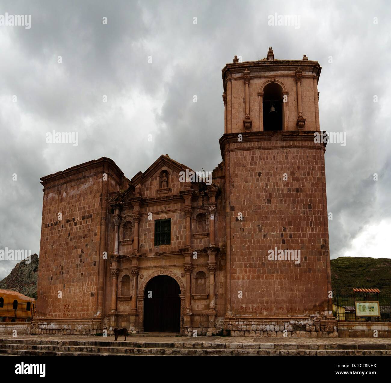 Außenansicht der Iglesia de Santa Isabel de Pucara, Puno, Peru Stockfoto