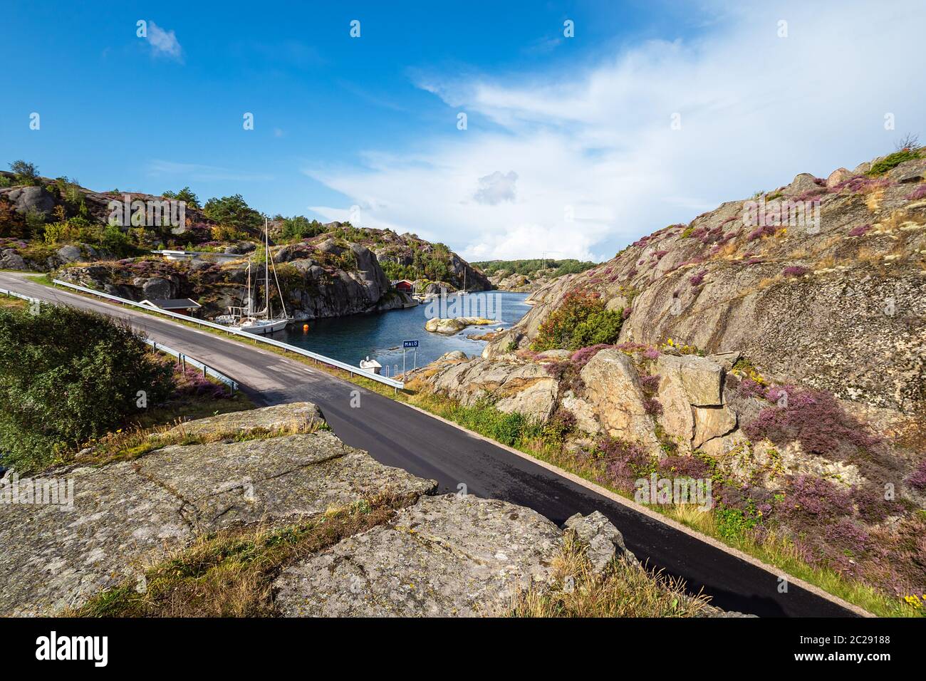 Brücke zwischen den Inseln Orust und Maloen in Schweden. Stockfoto