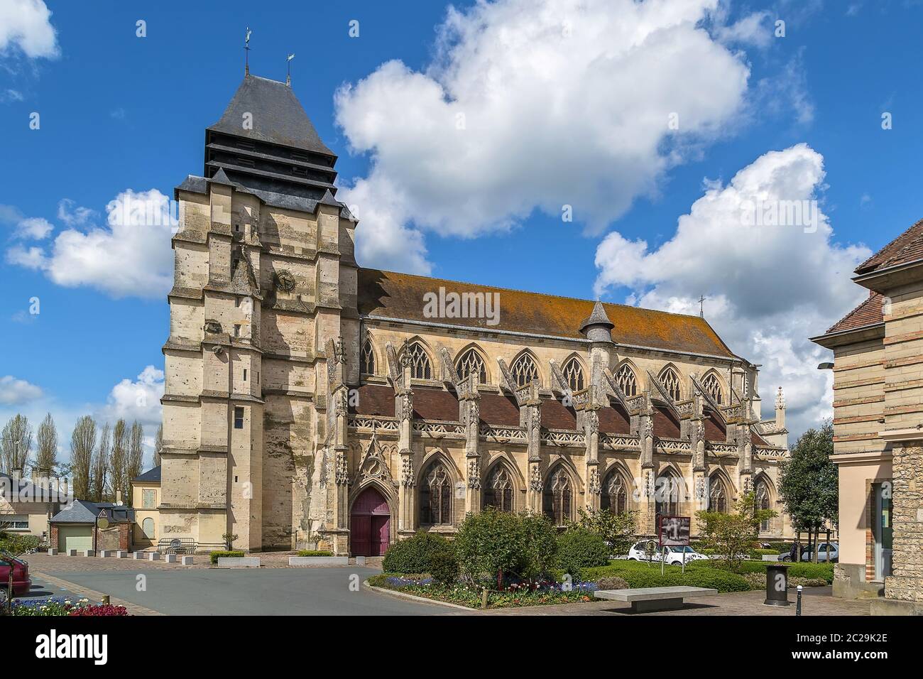 Kirche des heiligen Michael in Pont-l'Eveque, Frankreich Stockfoto