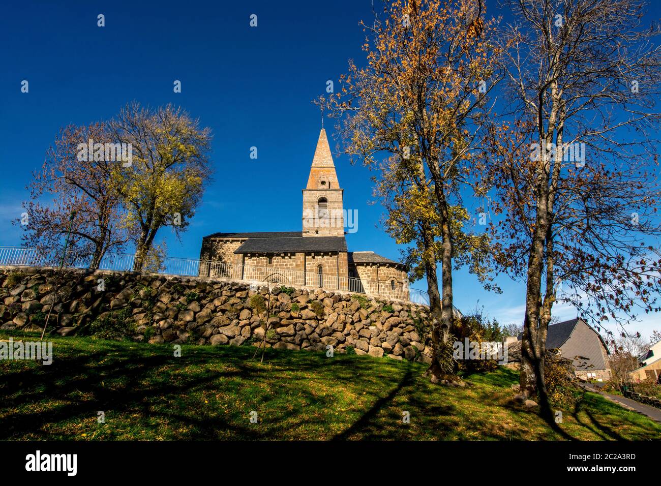 Kirche Saint Victor la Riviere, Puy de Dome, Auvergne-Rhone-Alpes, Frankreich Stockfoto