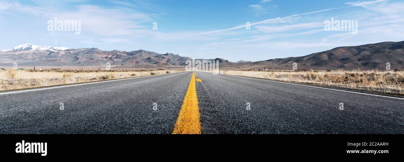 Straße in der Wüste Stockfoto