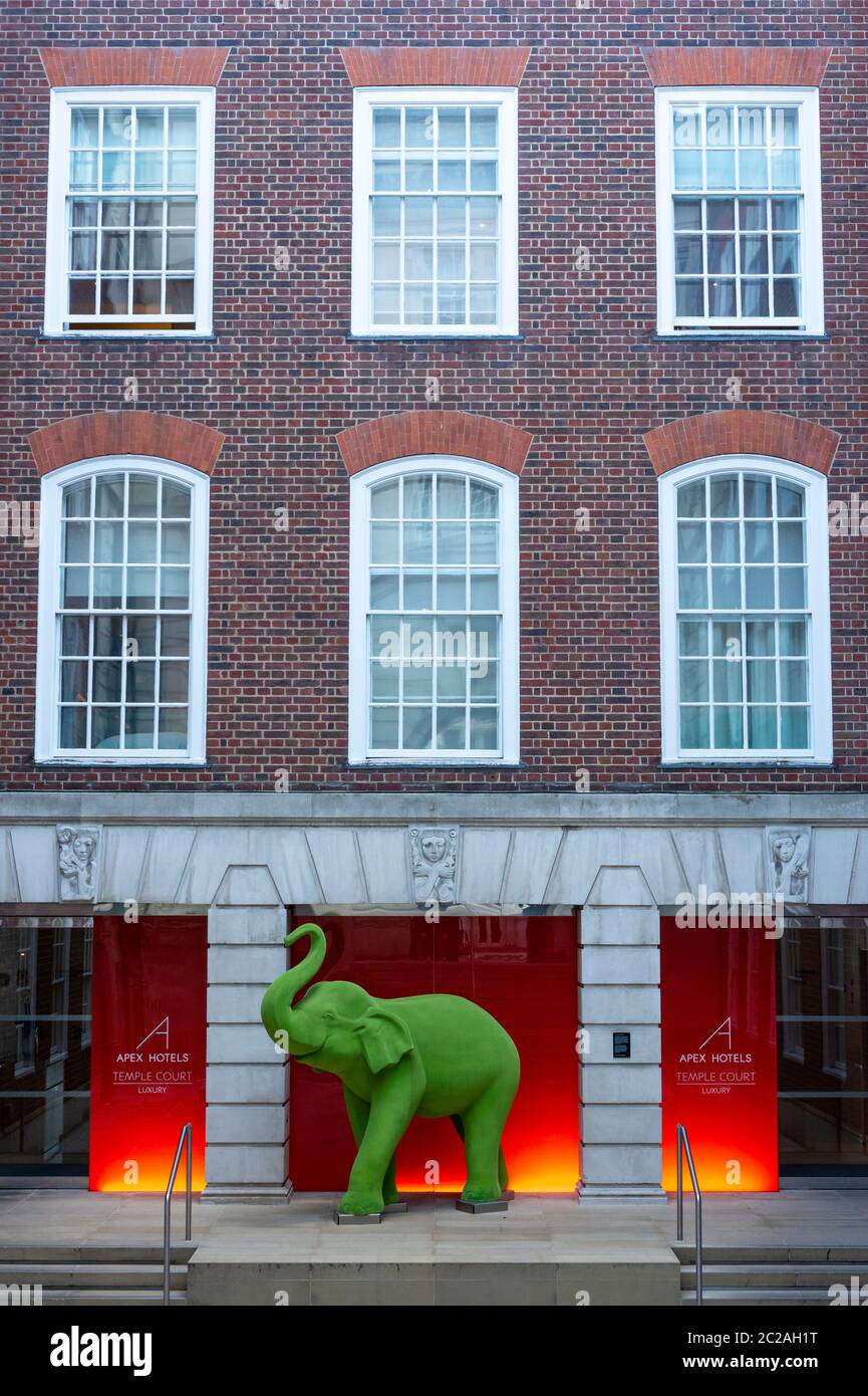 Courtyard im Apex Temple Court Hotel in Fleet Street London, Großbritannien Stockfoto