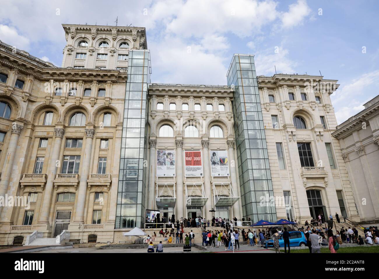 Bukarest, Rumänien - 10. Juni 2020: Das Nationalmuseum für Zeitgenössische Kunst im Palast des Parlaments. Stockfoto