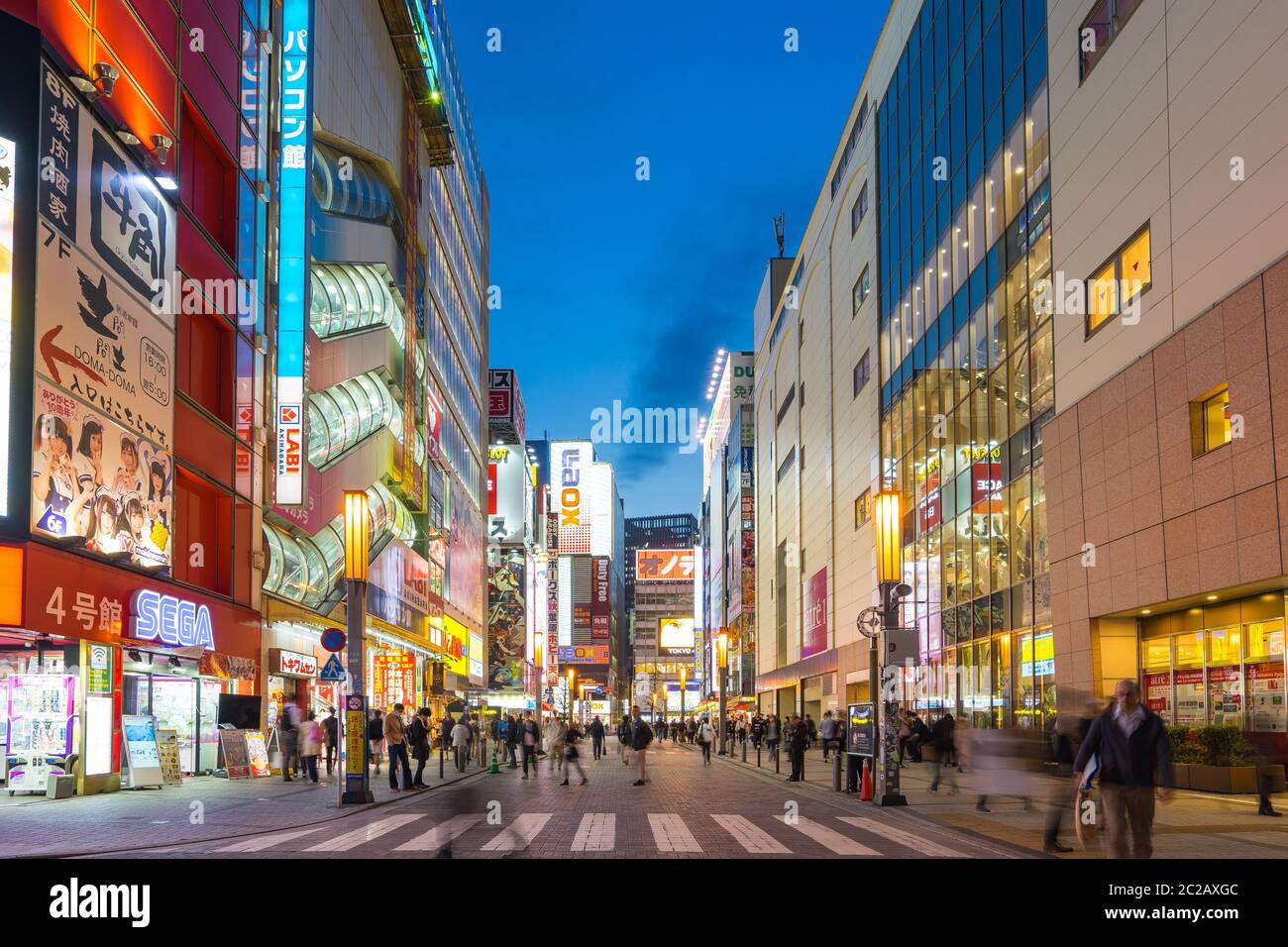 Nacht in Akihabara der berühmte Ort in Tokio, Japan Stockfoto