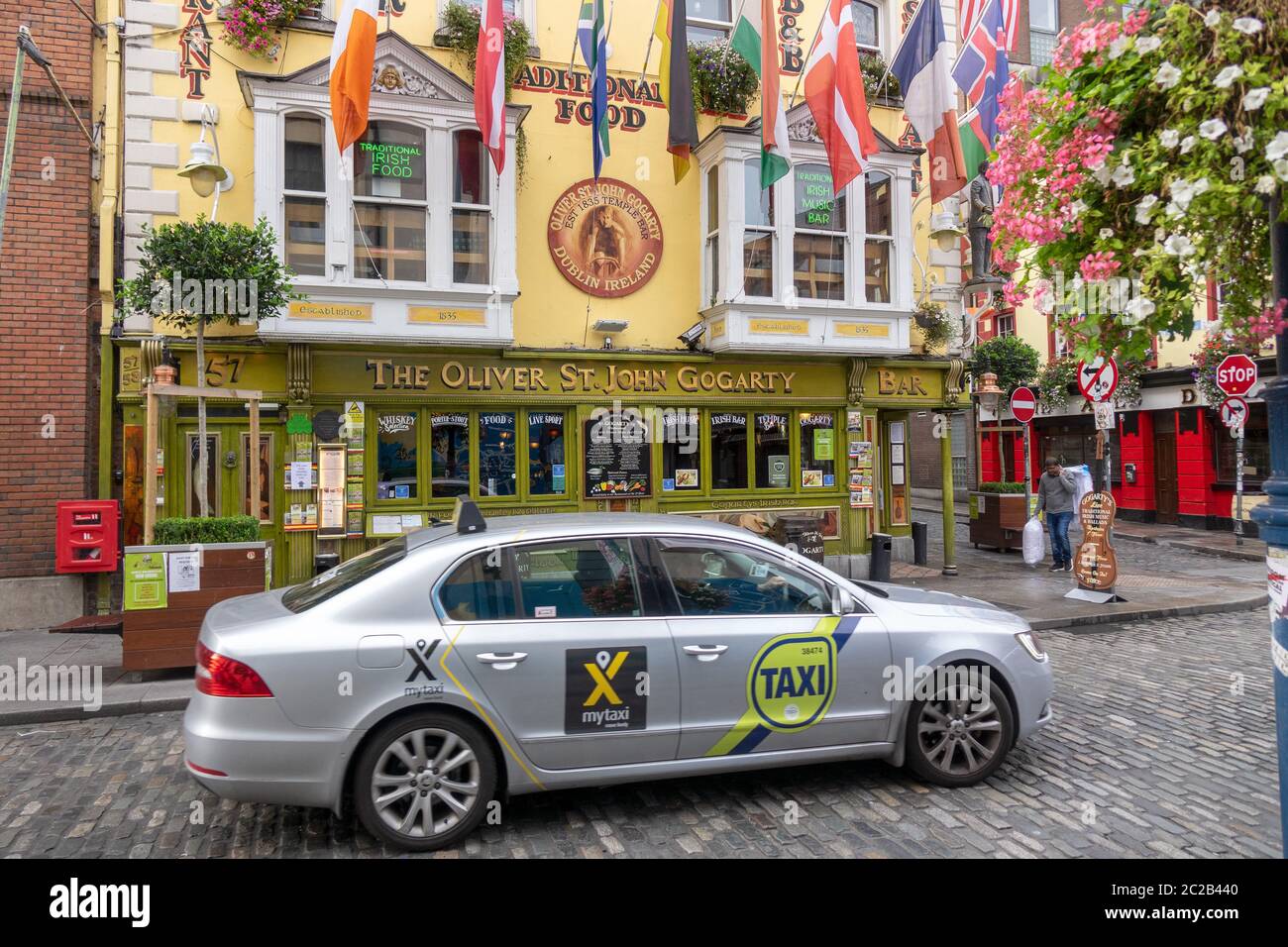 Die Oliver St John Gogarty Pub Bar Im Temple Bar District Von Dublin Irland Irish Dublin Taxi Car Stockfoto