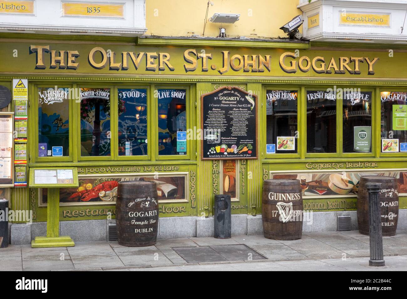 Die Oliver St John Gogarty Pub Bar Im Temple Bar District Von Dublin Irland Irish Dublin Taxi Car Stockfoto