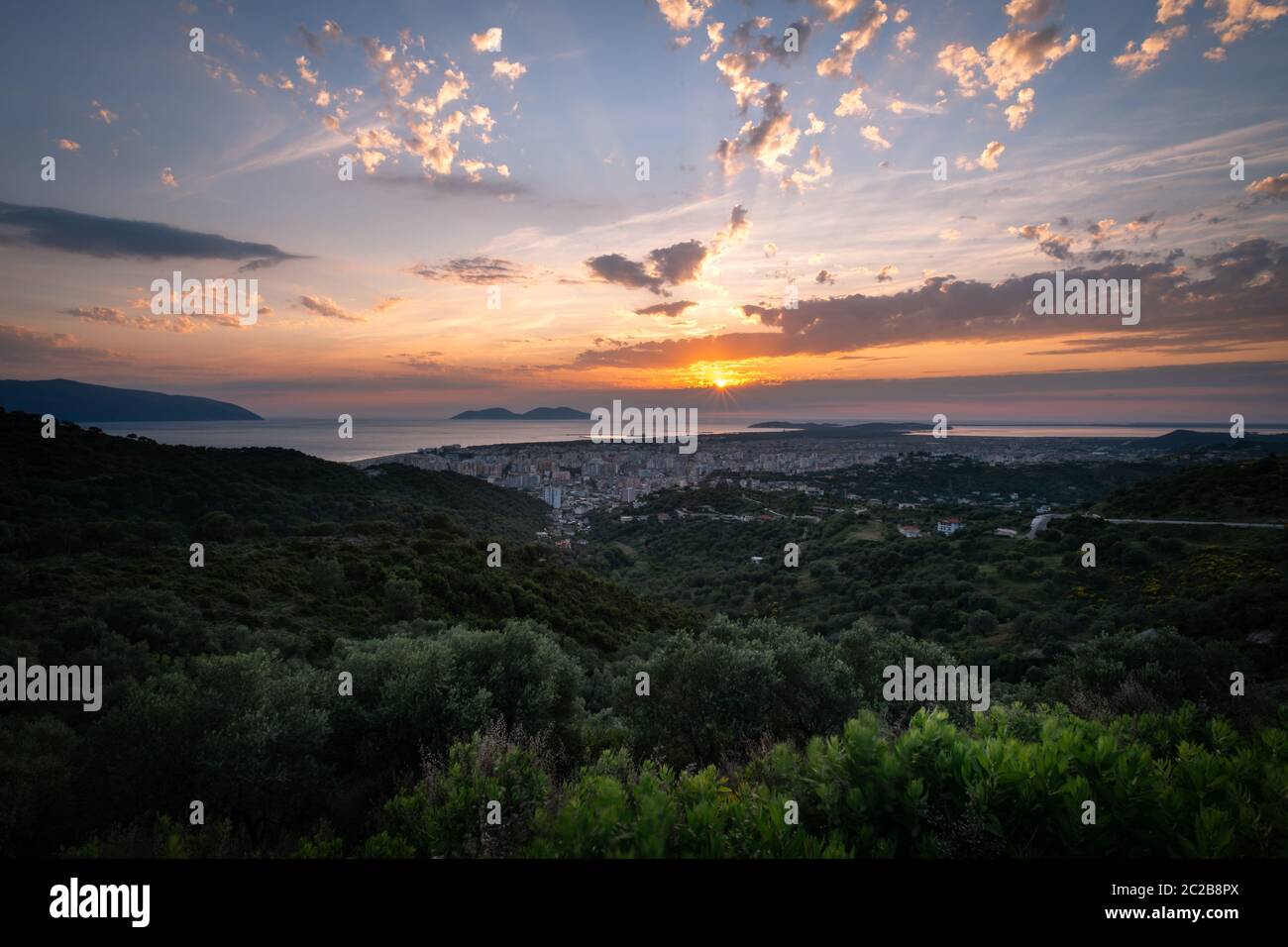 Sonnenuntergang in Vlora Stadt Stockfoto