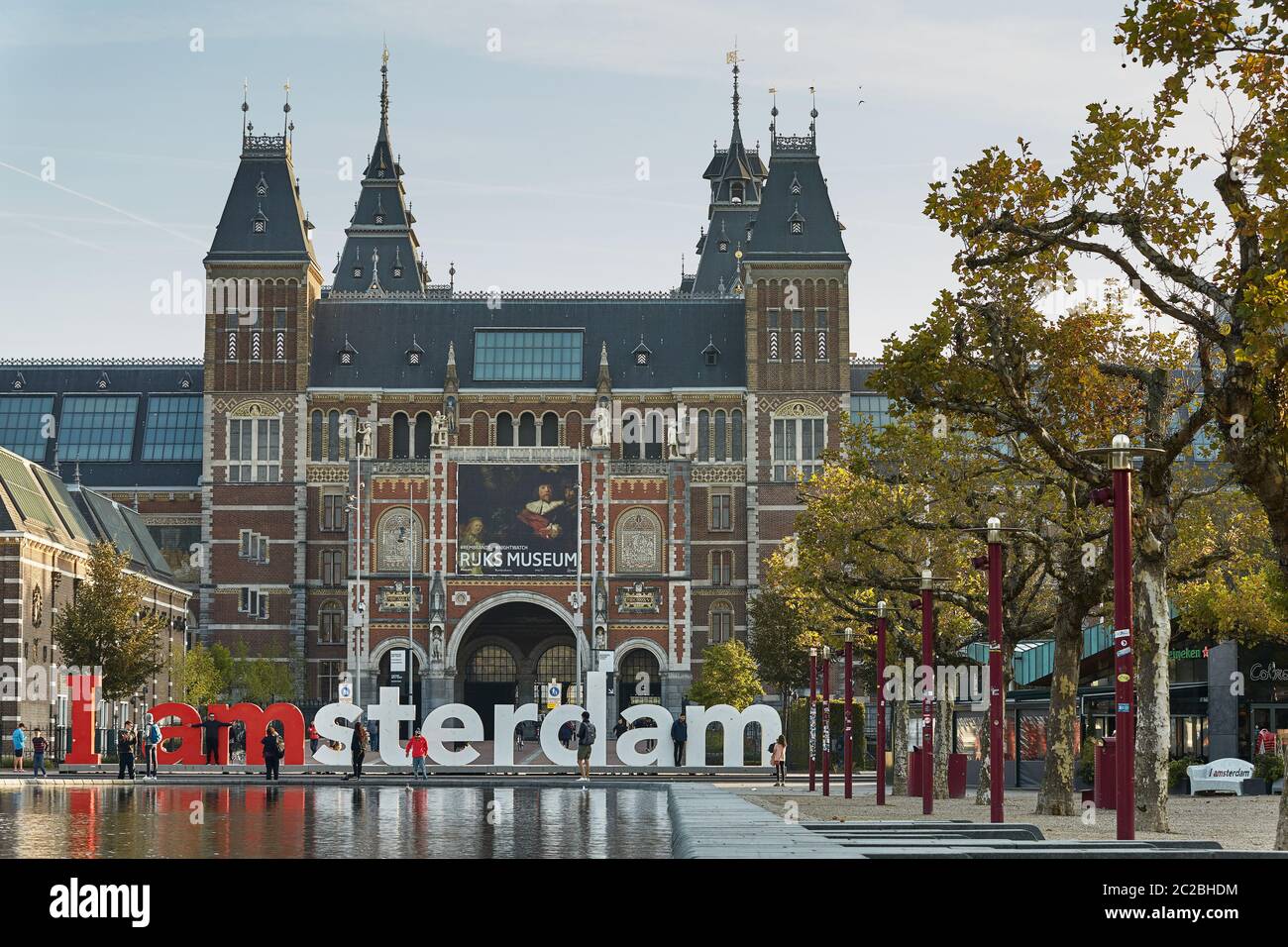 Das Rijksmuseum Amsterdam Museumsgebiet mit den Worten IAMSTERDAM in Amsterdam, Niederlande Stockfoto