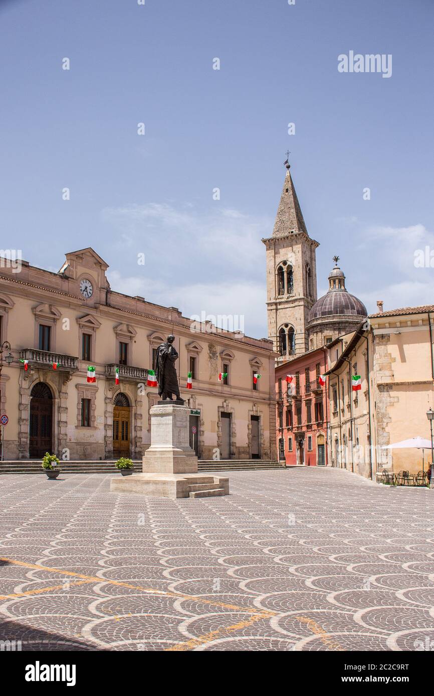 Statue von Ovid, Piazza XX Settembre, Sulmona Abruzzen Stockfoto