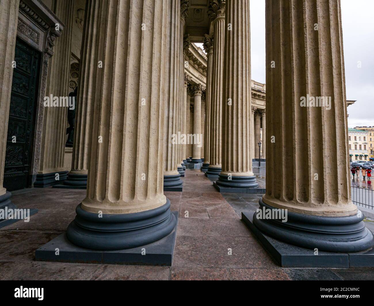 Kolonnaden Säulen der Kasan Kathedrale, St. Petersburg, Russland Stockfoto