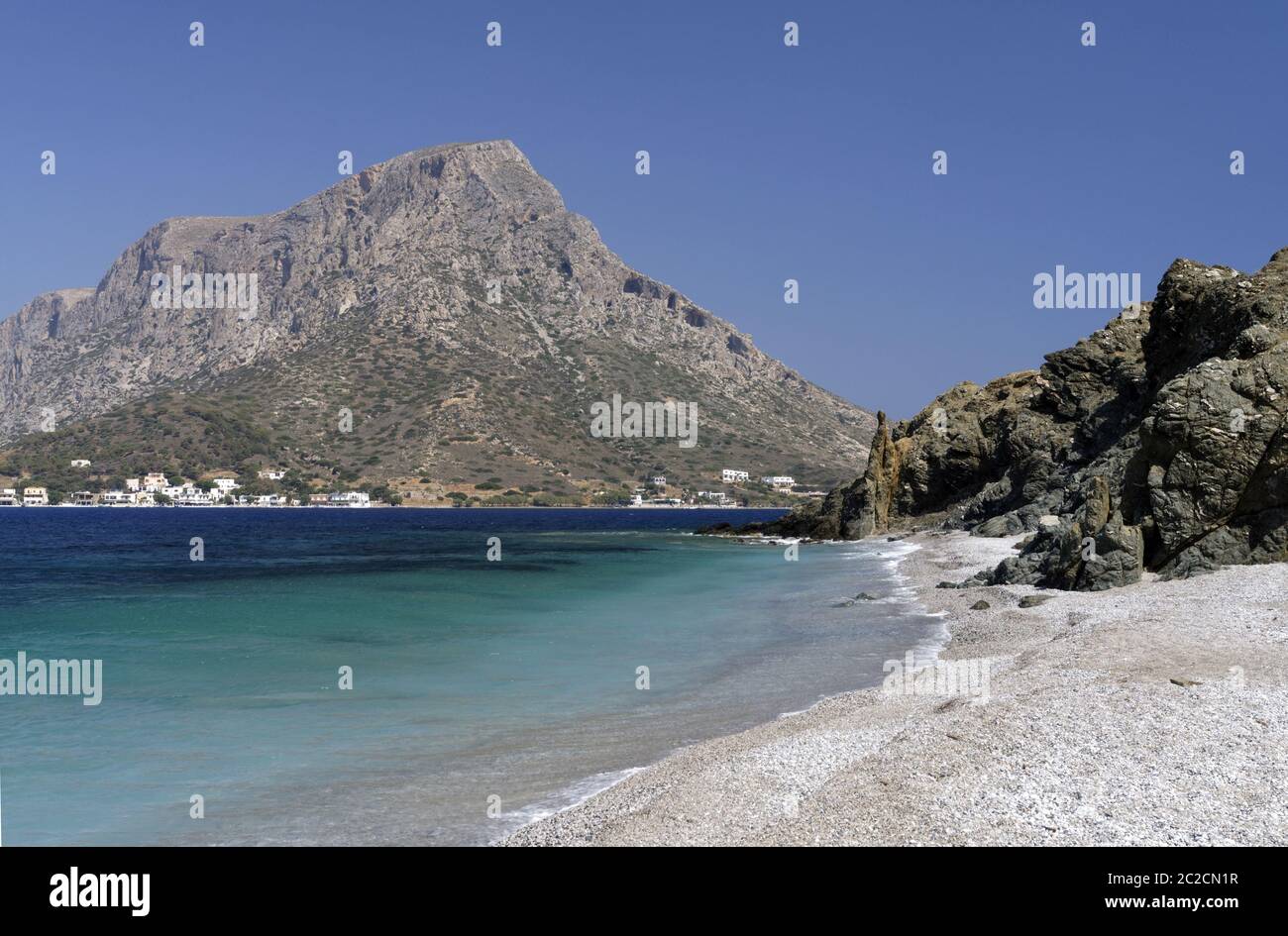 Die Insel Telendos von Myrties auf der Insel Kalymnos, Dodekanes, Griechenland. Stockfoto