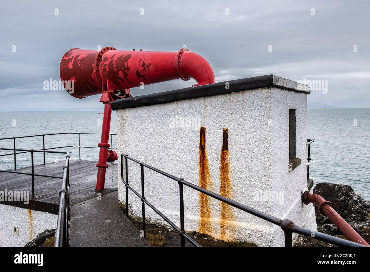 Das Nebelhorn am Ardnamurchan Lighthouse, EINEM Leuchtturm aus dem 19. Jahrhundert, der sich am westlichsten Punkt Schottlands befindet. Stockfoto