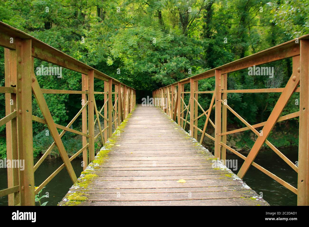 Brücke über die Enz in der Nähe von Mühlhausen Stockfoto