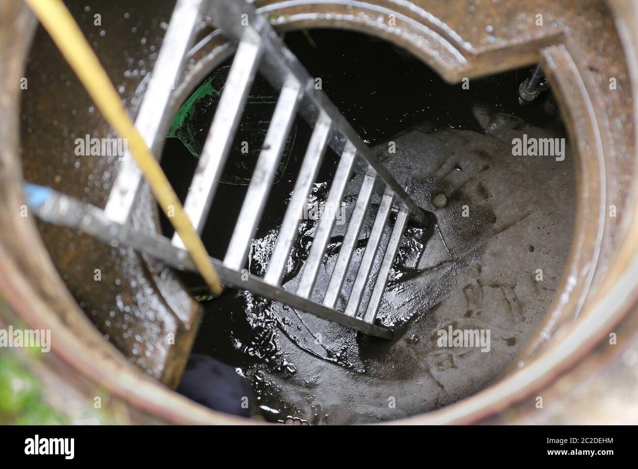 Zisterne, Reinigungswasserzisterne Stockfoto