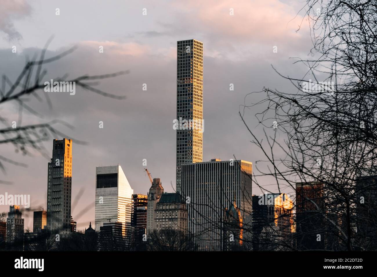 Sonnenuntergang Blick auf morden Wolkenkratzer im Central Park South Midtown Manhattan Stockfoto