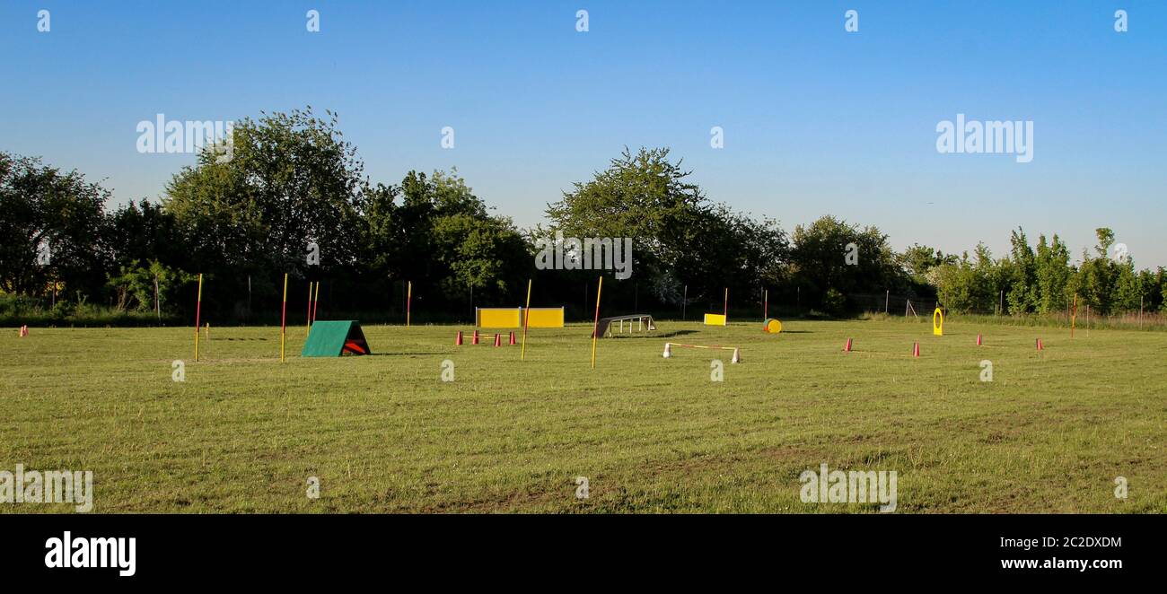 Ein Übungsfeld für Hundehalter und ihre Hunde Stockfoto