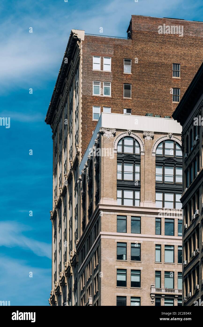 Nahsicht der Ornamente auf der Außenfassade des 251Park Avenue South Gebäudes im Gramercy Park Viertel New York City Stockfoto