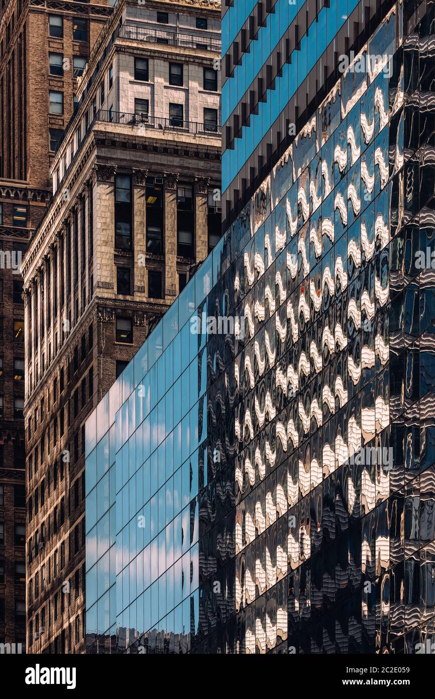 Nahaufnahme der alten und modernen Wolkenkratzer in Murray Hill Midtown Manhattan New York City Stockfoto