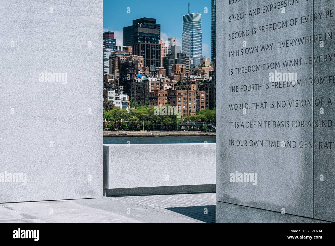 Manhattan Midtown Gebäude Blick vom Franklin D. Roosevelt Four Freedoms Park auf Roosevelt Island Stockfoto