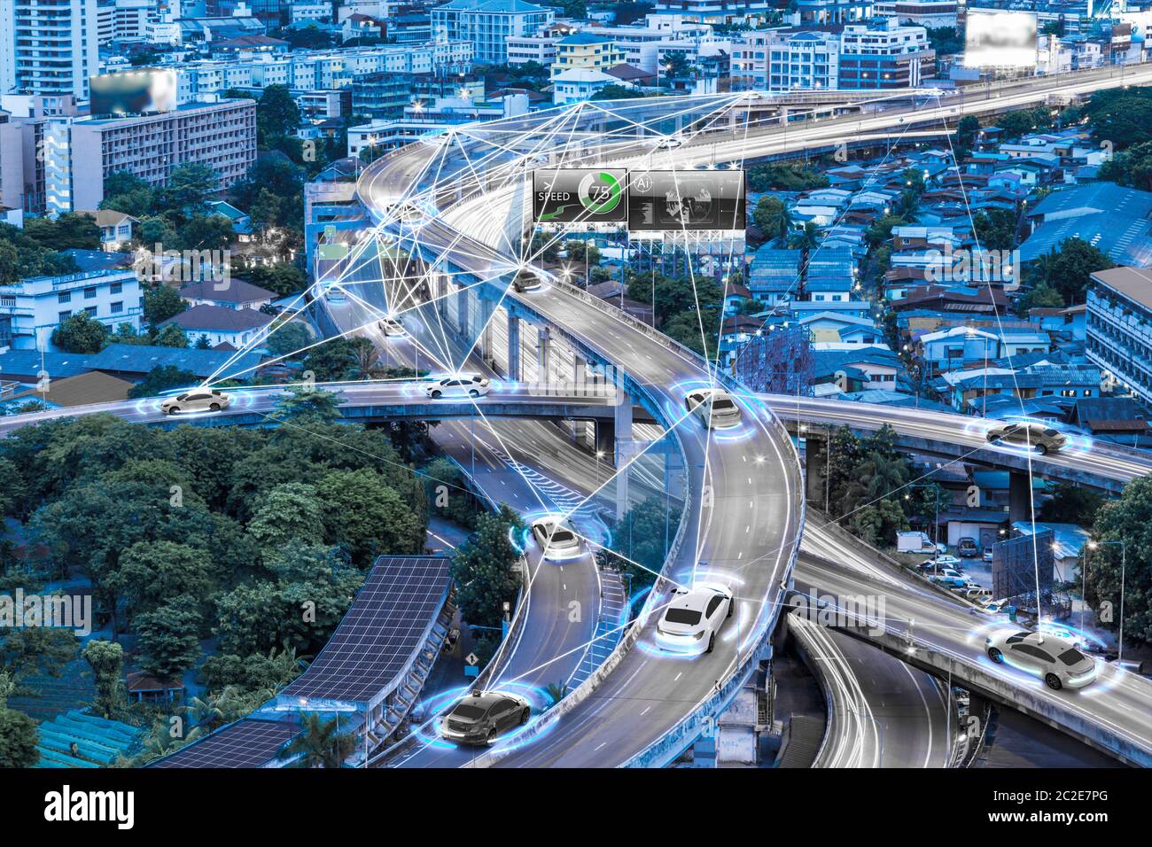 Intelligente Autos mit automatischen Sensor fahren auf Metropole mit drahtloser Verbindung Stockfoto
