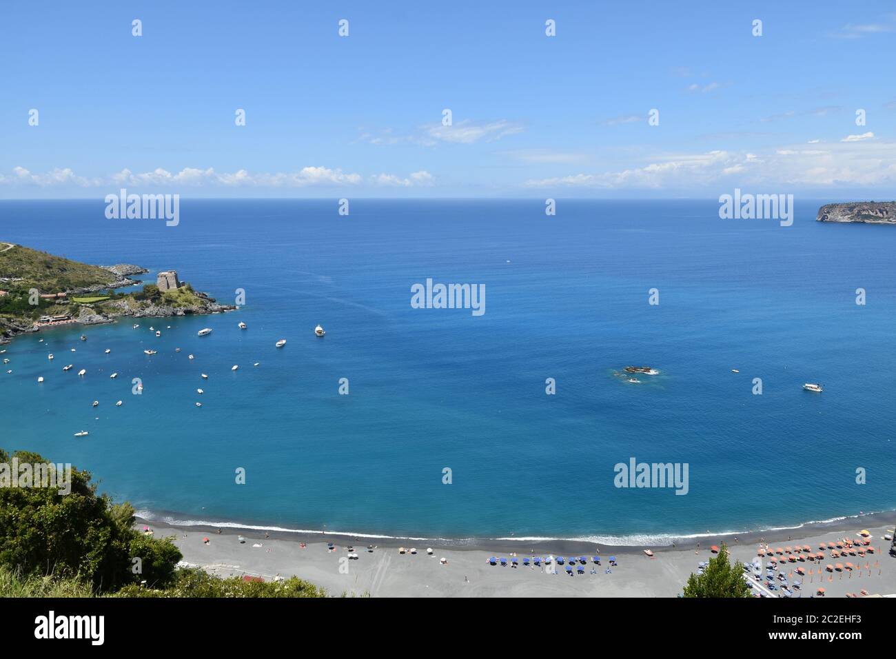 Die Seeslandschaft von San Nicola Arcella. Stockfoto